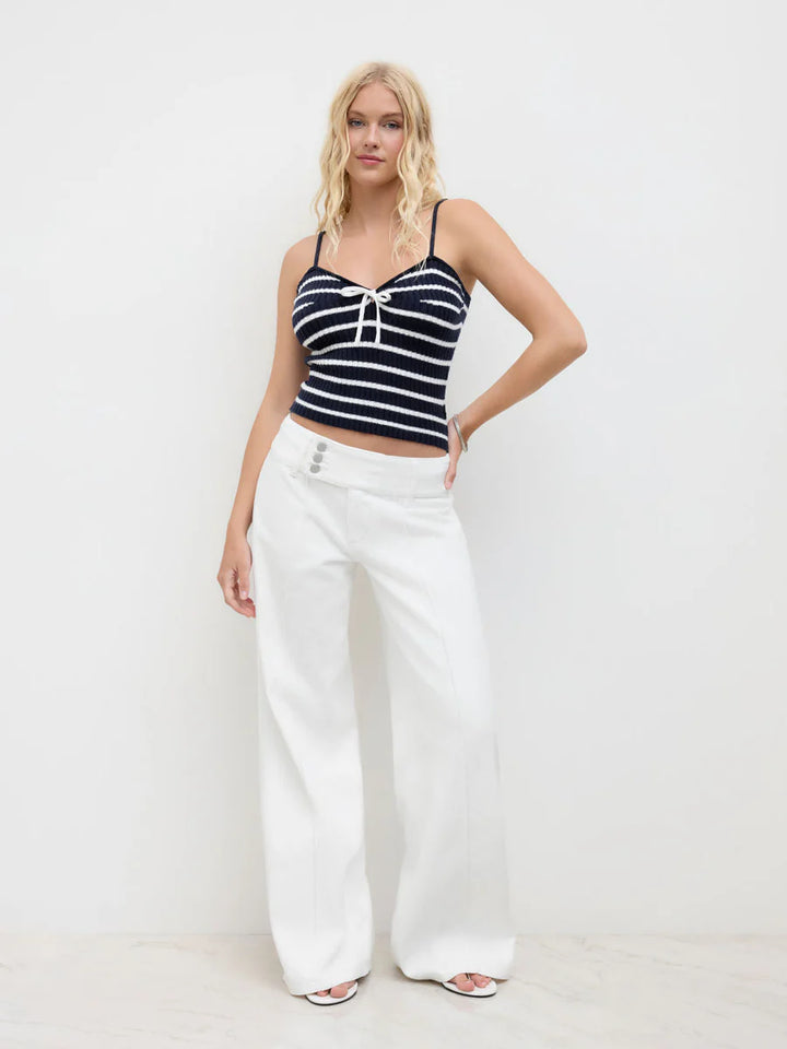 Wide-Leg Sculpting Denim 👖✨