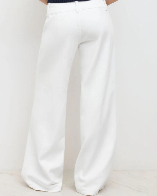 Wide-Leg Sculpting Denim 👖✨